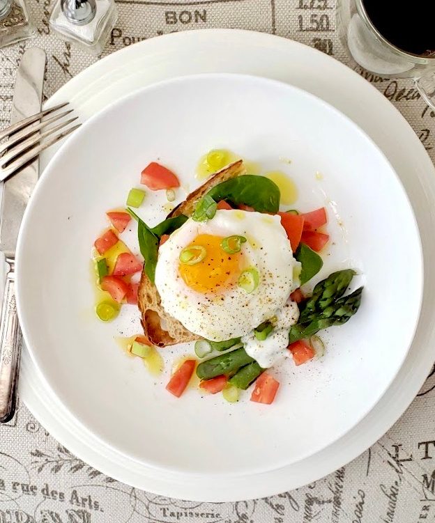 tcc-poached-eggs-on-sourdough